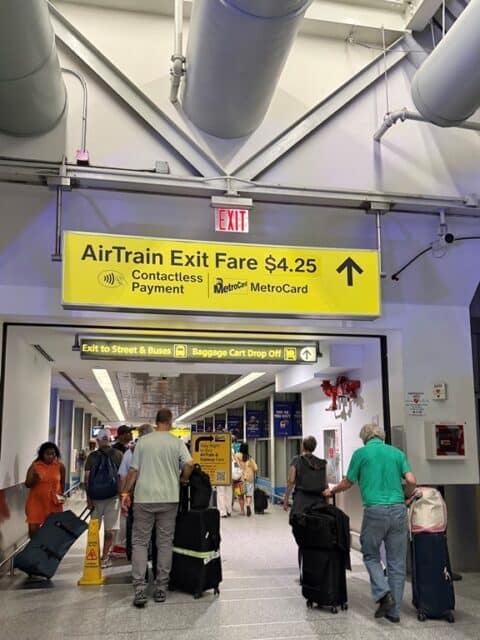 紐約機場AirTrain